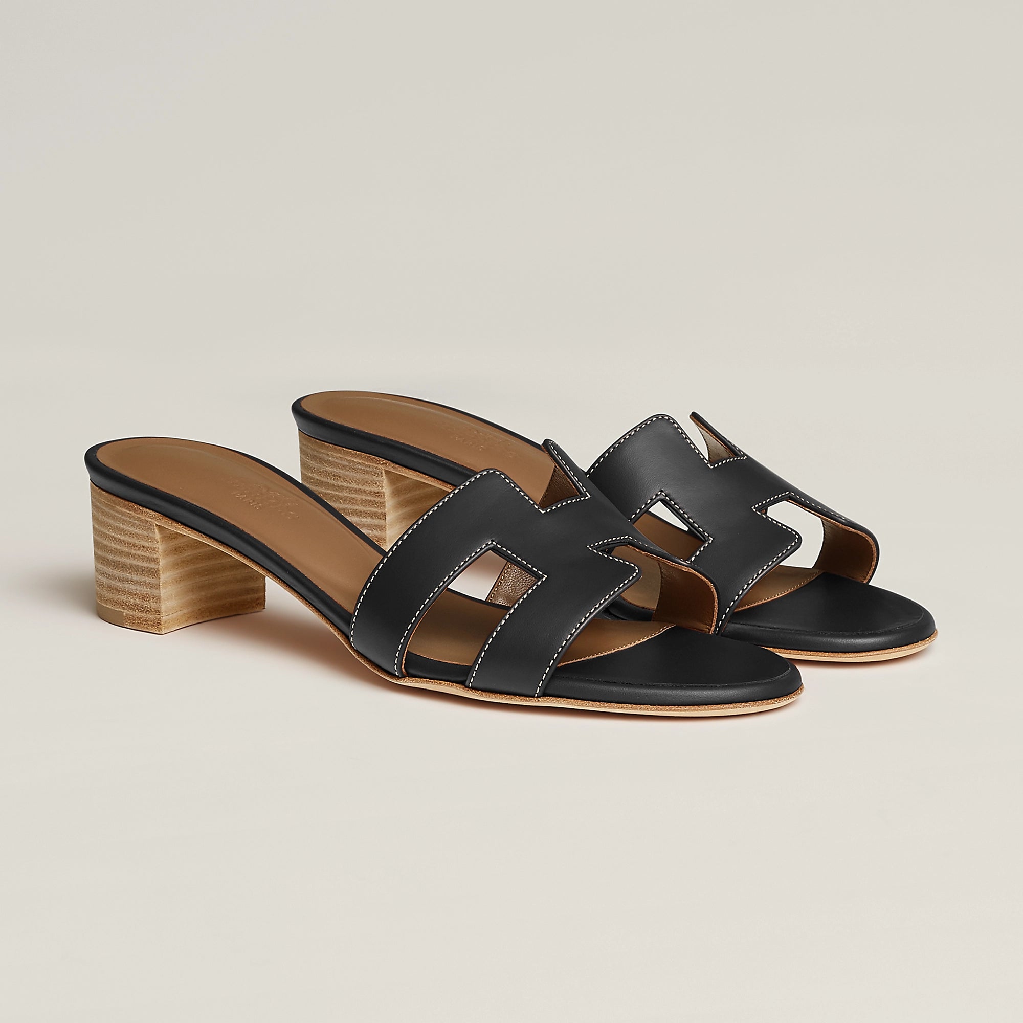 Sandales Oasis cuir premium talon iconique porté modèle OnlyHeels